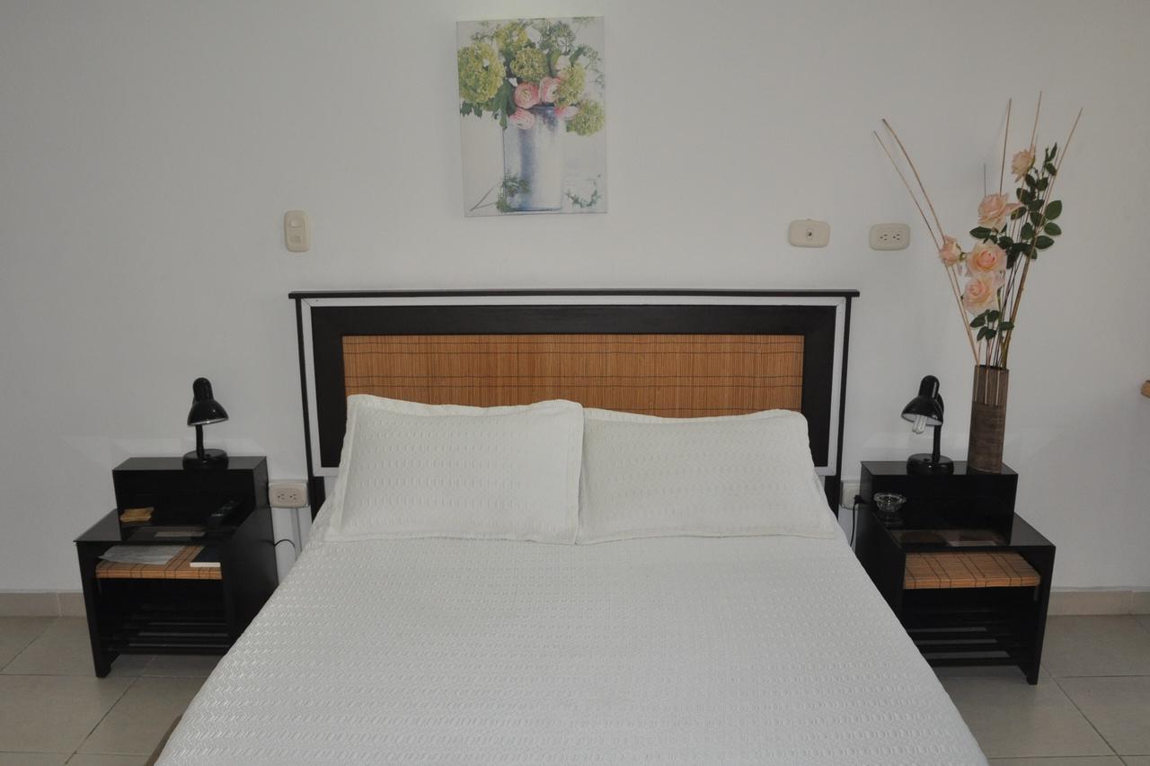 Hotel Meson De Las Flores อาร์เมเนีย ภายนอก รูปภาพ